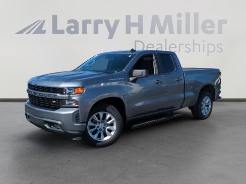 Used 2020 Chevrolet Silverado 1500 Custom w/ Custom Value Package image 1