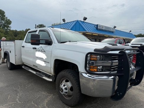 Used 2017 Chevrolet Silverado 3500 W/T w/ WT Convenience Package image 3
