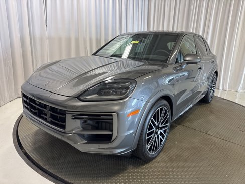 New 2025 Porsche Cayenne Turbo image 35