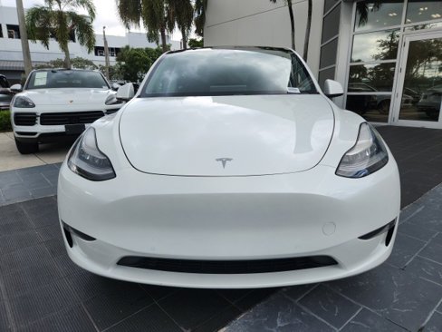Used 2020 Tesla Model Y Long Range image 16