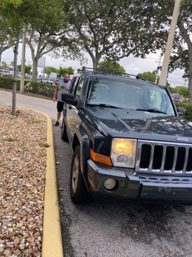 Used 2007 Jeep Commander Sport image 32