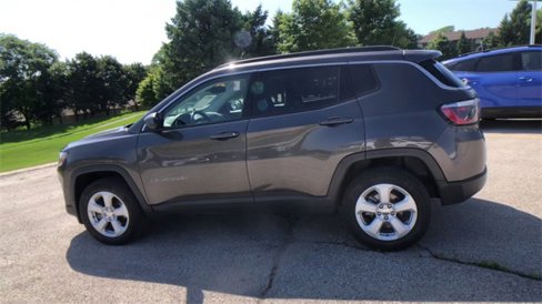 Used 2019 Jeep Compass Latitude w/ Cold Weather Group image 8