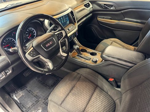 Used 2019 GMC Acadia SLE image 17