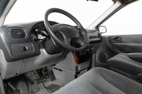 Used 2006 Chrysler Town & Country LX image 14