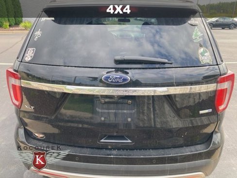 Used 2017 Ford Explorer XLT w/ Equipment Group 202A image 4