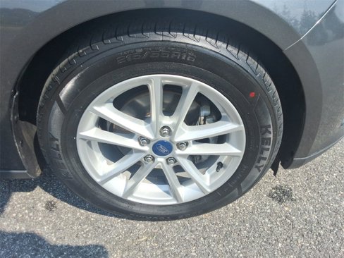 Used 2018 Ford Focus SE image 12