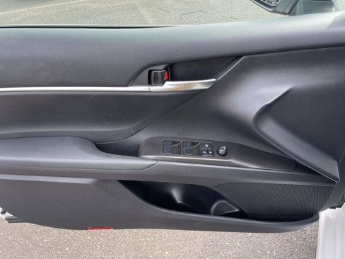 Used 2023 Toyota Camry SE image 16