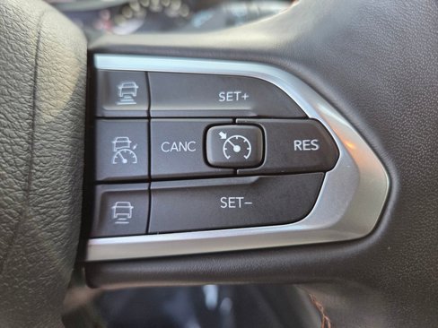 Used 2022 Jeep Compass Limited w/ Sun and Sound Group image 12