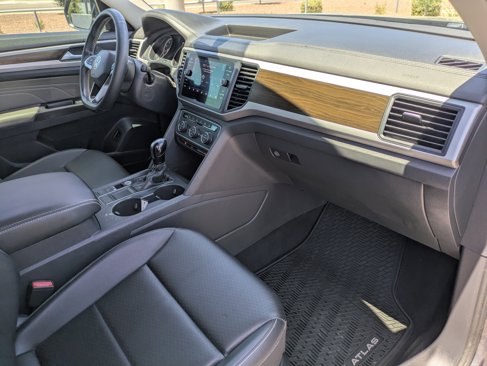 Used 2021 Volkswagen Atlas SE image 13