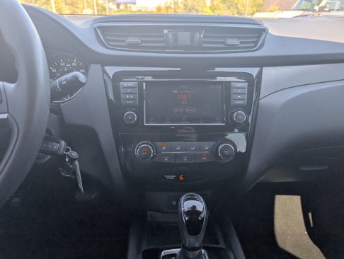 Used 2021 Nissan Rogue Sport S image 20