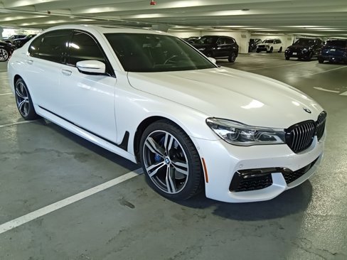 Used 2017 BMW 750i image 5
