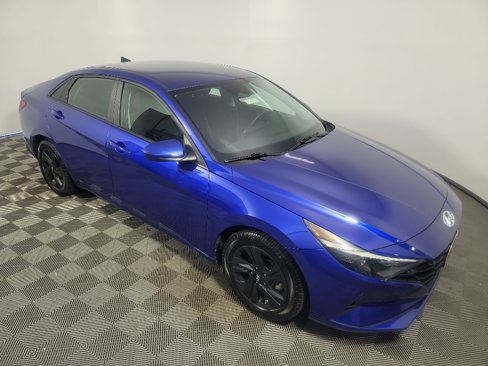 Used 2022 Hyundai Elantra Blue image 2