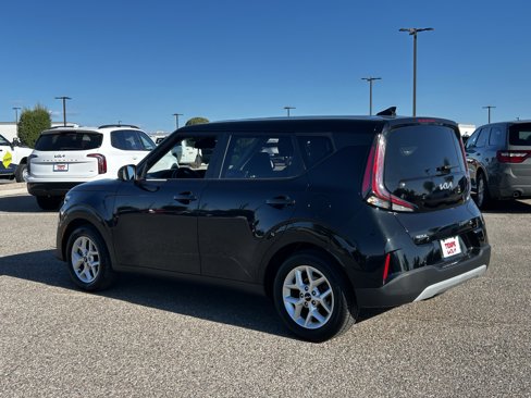 Used 2023 Kia Soul LX w/ LX Technology Package image 6