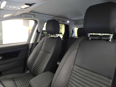 Certified 2025 Land Rover Discovery Sport S image 20