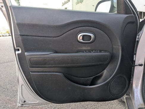 Used 2018 Kia Soul image 11