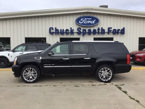 Used 2011 Cadillac Escalade ESV Premium image 2