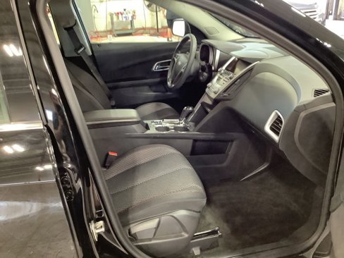 Used 2017 Chevrolet Equinox LS image 30