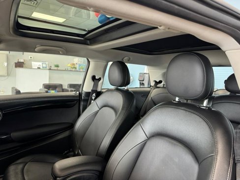 Used 2019 MINI Cooper 2-Door Hardtop image 32