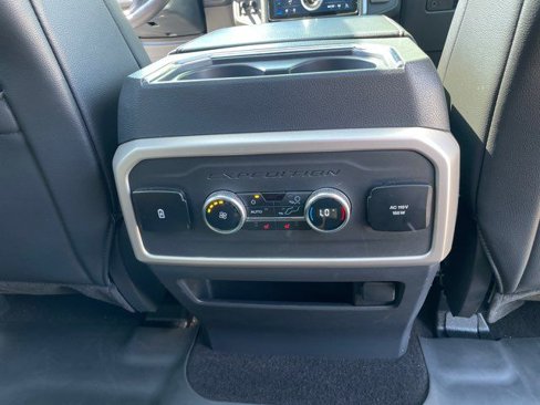 Used 2023 Ford Expedition Max Limited image 25
