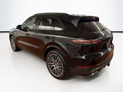 Used 2019 Porsche Cayenne S image 7