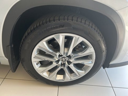 Used 2022 Toyota Highlander Limited image 25