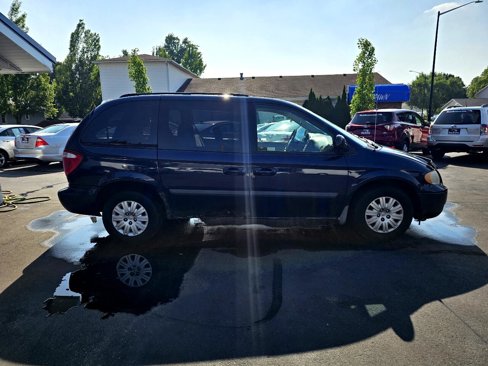 Used 2006 Chrysler Town & Country w/ Popular Equipment Group I image 13