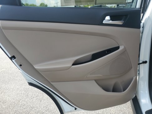 Used 2020 Hyundai Tucson Value w/ Winter Weather Package image 13