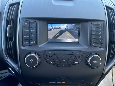 Used 2018 Ford Edge SE image 21