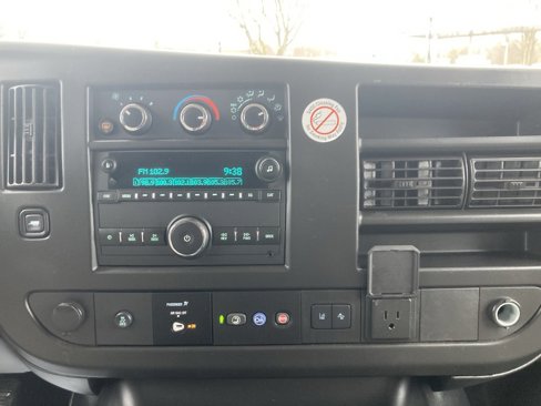 Used 2021 Chevrolet Express 3500 LT w/ LT Preferred Equipment Group image 14