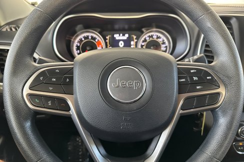 Used 2019 Jeep Cherokee Latitude w/ Popular Appearance Group image 15