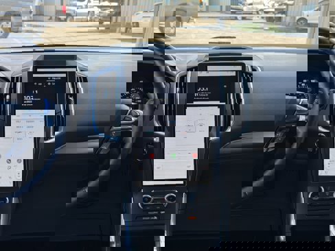 Used 2024 Ford Edge Titanium image 17