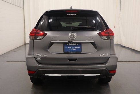 Used 2018 Nissan Rogue SV w/ Premium Package image 7