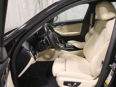 Used 2022 BMW 540i xDrive w/ M Sport Package image 13