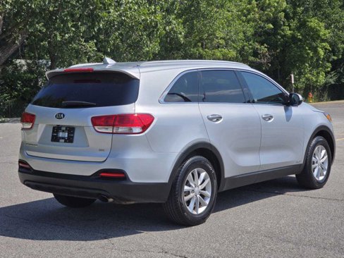Used 2016 Kia Sorento LX image 19