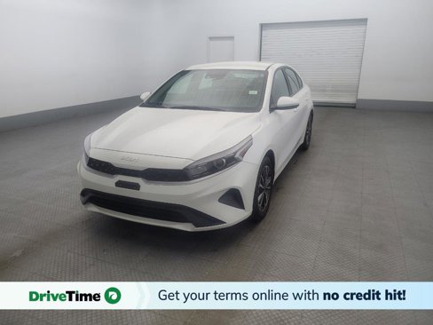 Used 2023 Kia Forte LXS image 1