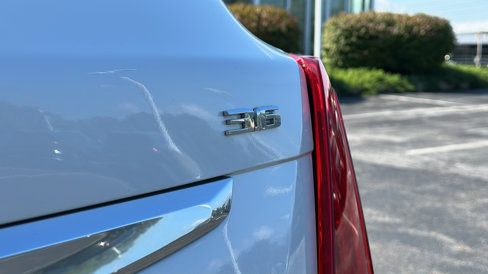 Used 2018 Cadillac XT5 Luxury w/ Driver Awareness Package image 10