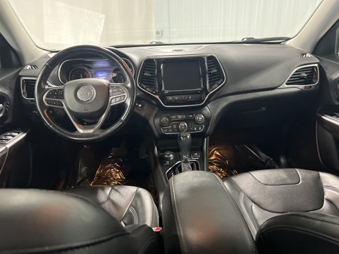 Used 2019 Jeep Cherokee Limited w/ Luxury Group image 3