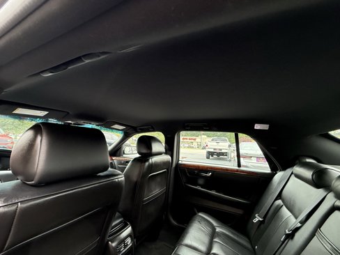 Used 2006 Cadillac DTS w/ Trunk Convenience Package image 19