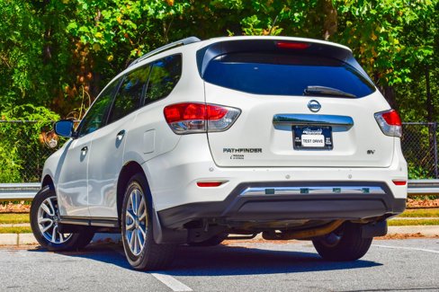 Used 2015 Nissan Pathfinder SV image 13
