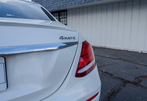 Used 2017 Mercedes-Benz E 300 4MATIC image 11