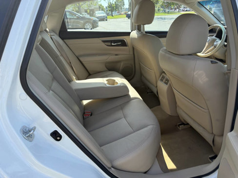 Used 2013 Nissan Altima 2.5 SL w/ Technology Pkg image 3
