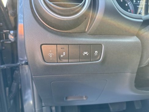 Used 2019 Hyundai Kona Limited image 11
