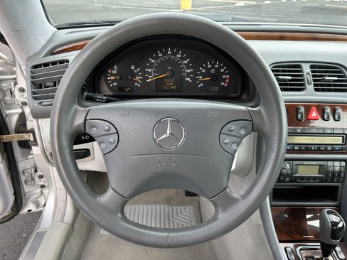 Used 2001 Mercedes-Benz CLK 320 Coupe image 11