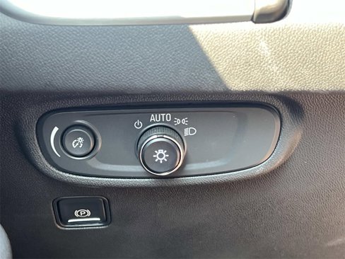 Certified 2022 GMC Terrain SLE w/ Driver Convenience Package image 25
