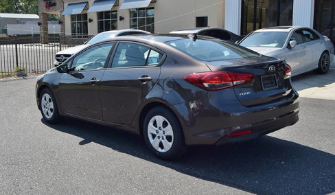 Used 2017 Kia Forte LX image 8
