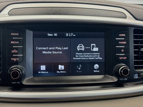 Used 2020 Kia Sorento LX image 9