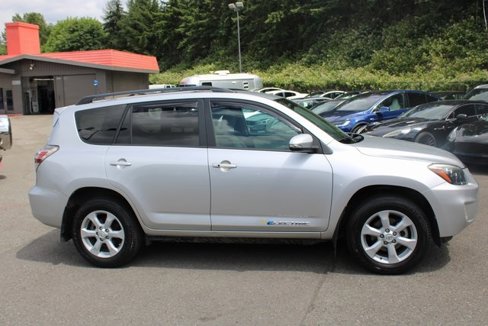 Used 2012 Toyota RAV4 EV image 2