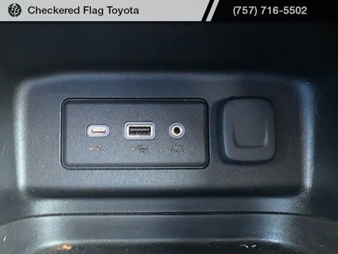Used 2021 Chevrolet Equinox LT w/ Driver Convenience Package image 19