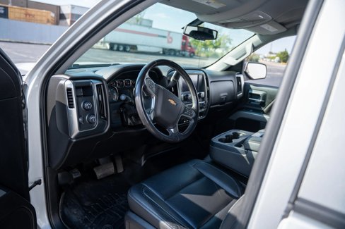 Used 2018 Chevrolet Silverado 1500 LT w/ Redline Edition image 3