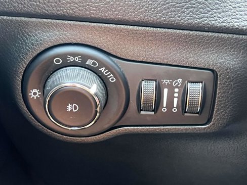 Certified 2021 Jeep Compass Limited w/ Sun and Sound Group image 20